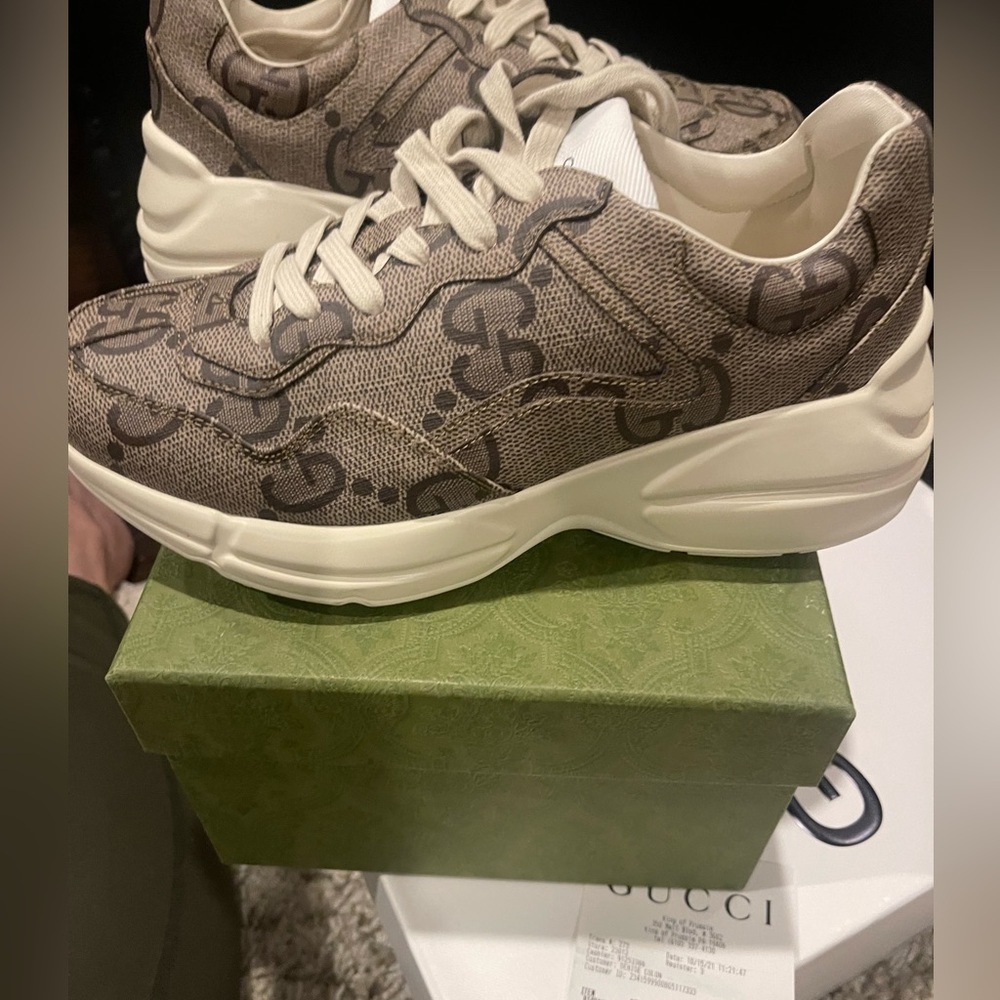 Gucci GG supreme sneakers